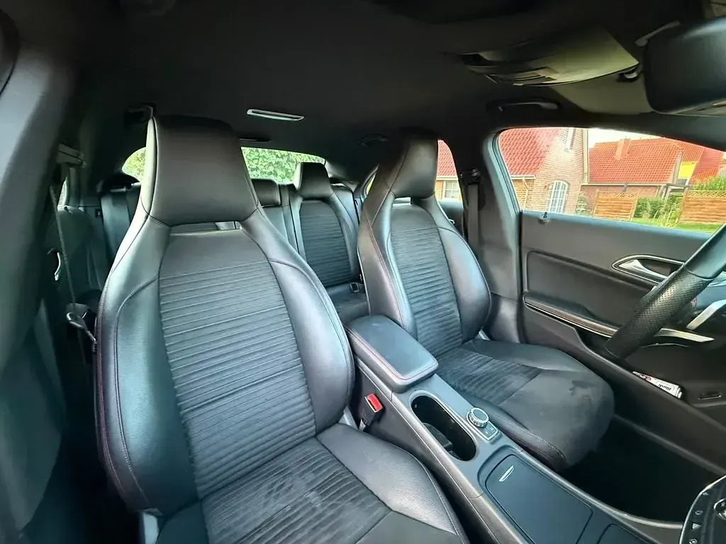 Gebraucht Mercedes CLA180 122 PS (89 kW) 2015 Rot Coupé