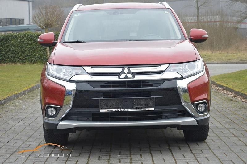 Gebraucht Mitsubishi Outlander Edition 150 PS (110 kW) 2017 Rot SUV