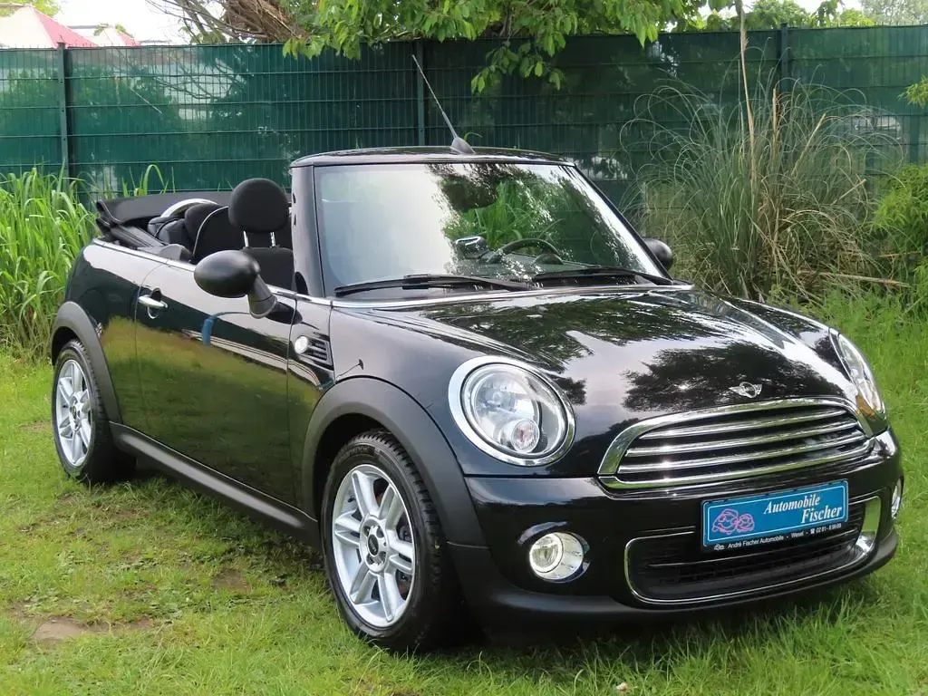 Käytetty Mini One Cabriolet 98 HP (72 kW) 2015 Musta Avoauto