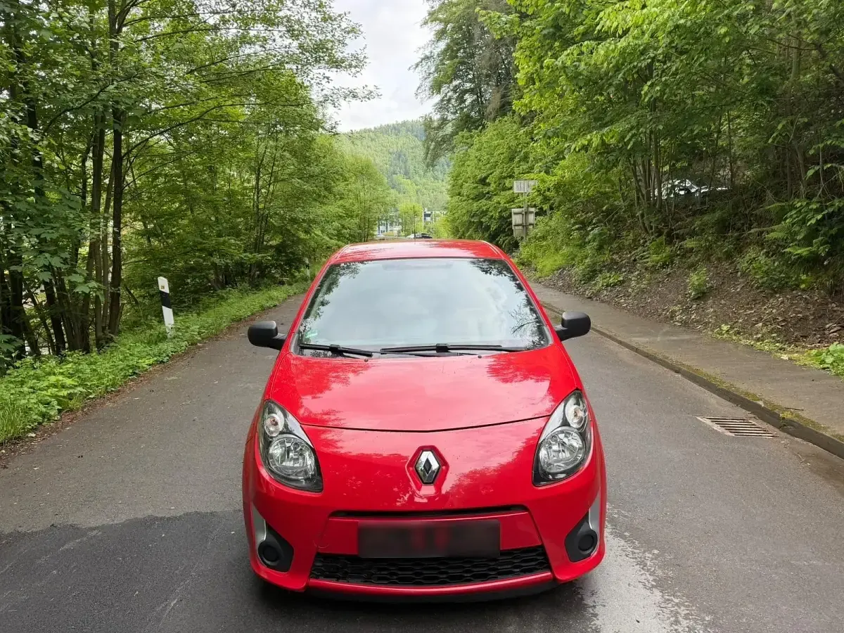 Gebraucht Renault Twingo 75 PS (55 kW) 2011 Rot Kleinwagen