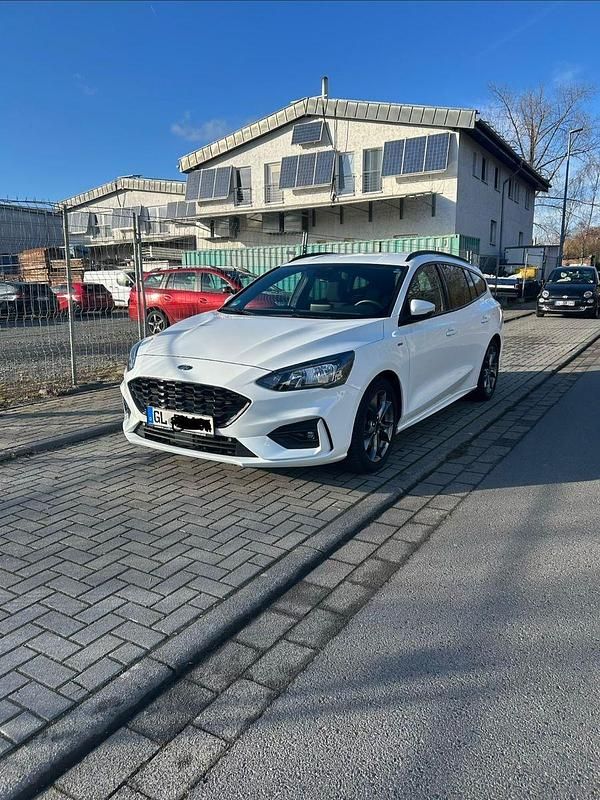 Gebraucht Ford Focus ST-Line 125 PS (91 kW) 2019 Weiß Kombi