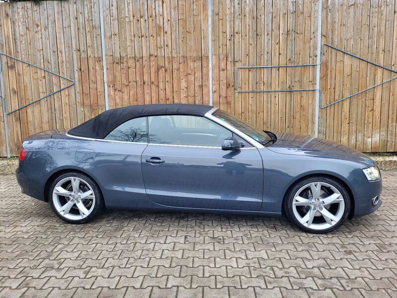 Grau Gebraucht 2009 Audi A5 Cabriolet Sport Cabrio | 10.999 € (Fairer Preis) - Bild 1/4