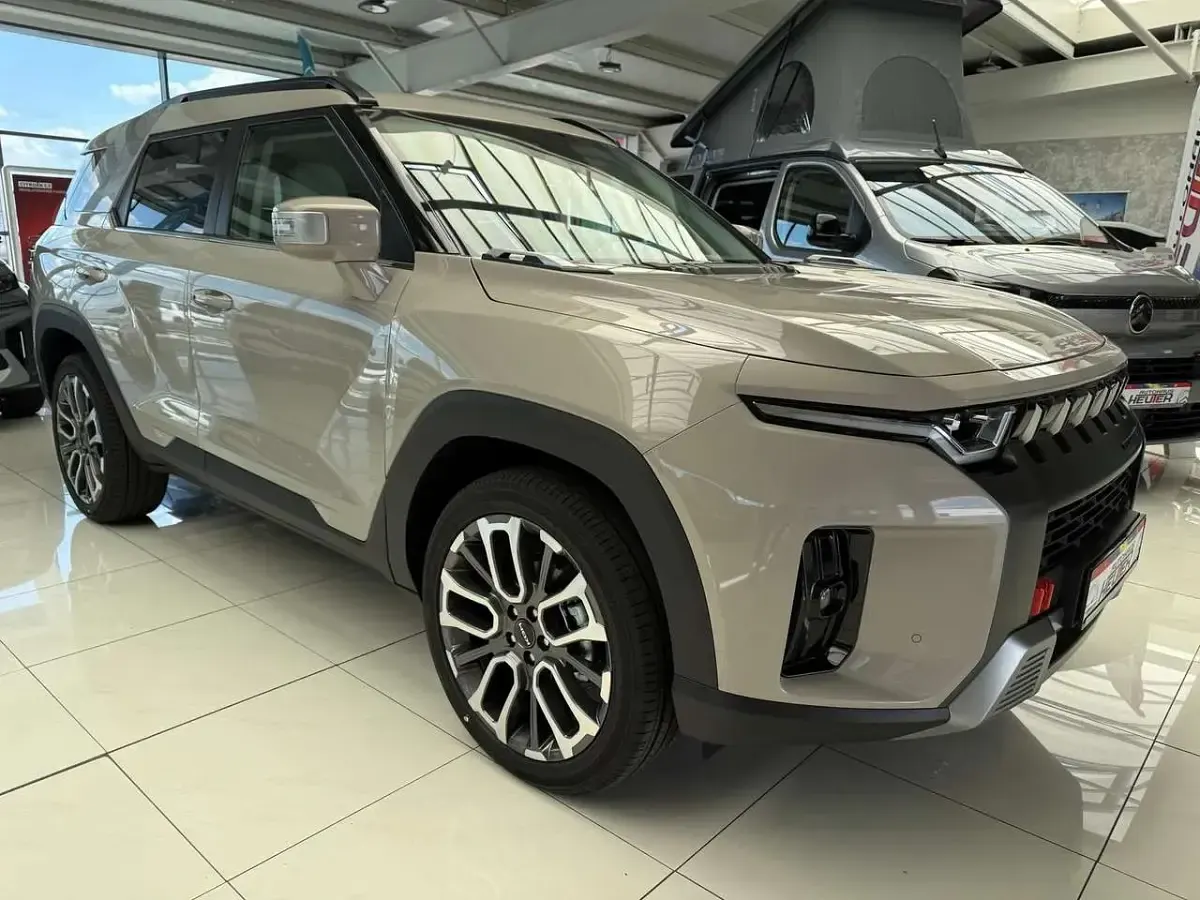 Neu KGM Torres 163 PS (119 kW) 2026 Latte greige SUV