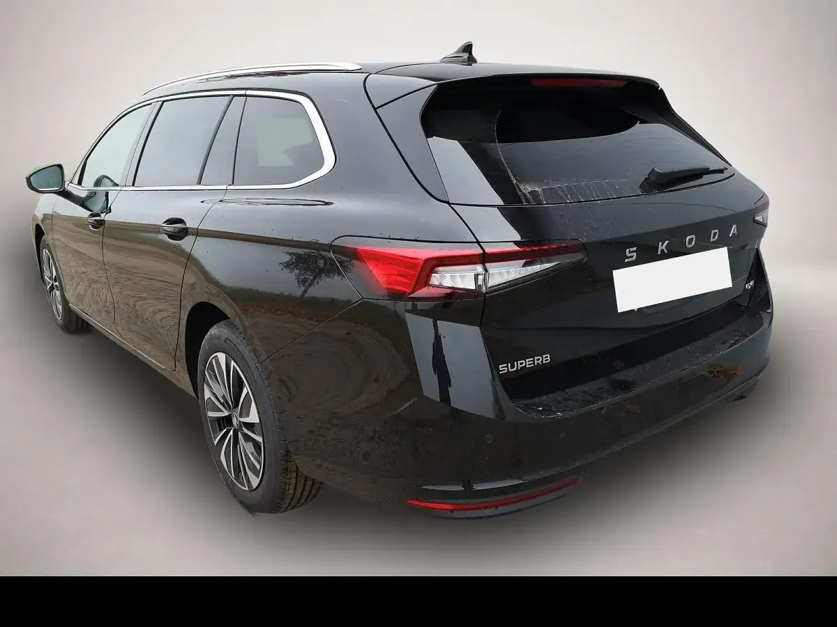 Neu Skoda Superb Selection 193 PS (141 kW) 2025 Schwarz