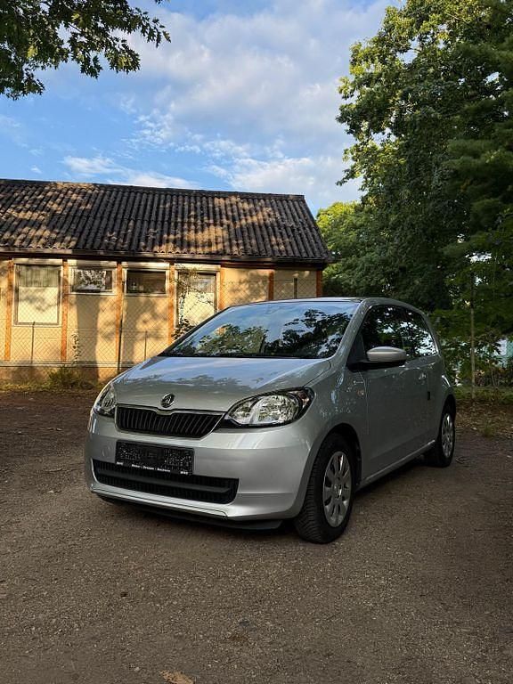 Silber Gebraucht 2013 Skoda Citigo Ambition Kleinwagen | 9.999 € (Teuer) - Bild 1/4
