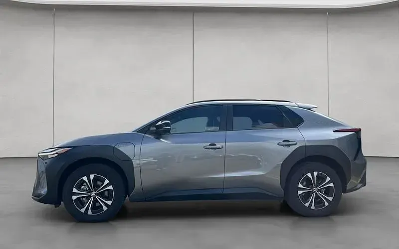 Gebraucht Toyota bZ4X 150 kW (204 PS) 2025 Grau SUV