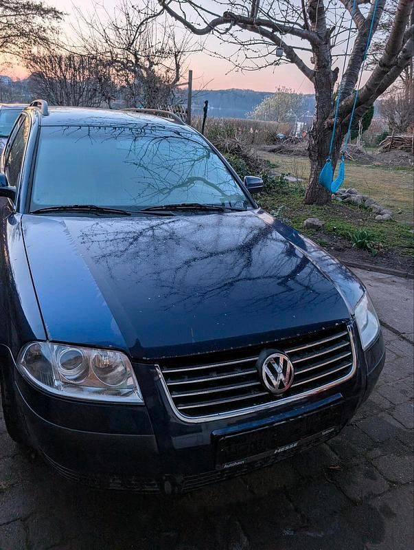 Second-hand VW Passat 105 CP (77 kW) 2001 Albastru Break