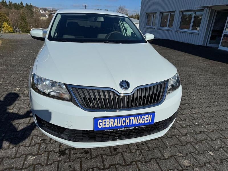 Gebraucht Skoda Rapid Cool Edition 95 PS (69 kW) 2018 Weiß Kleinwagen