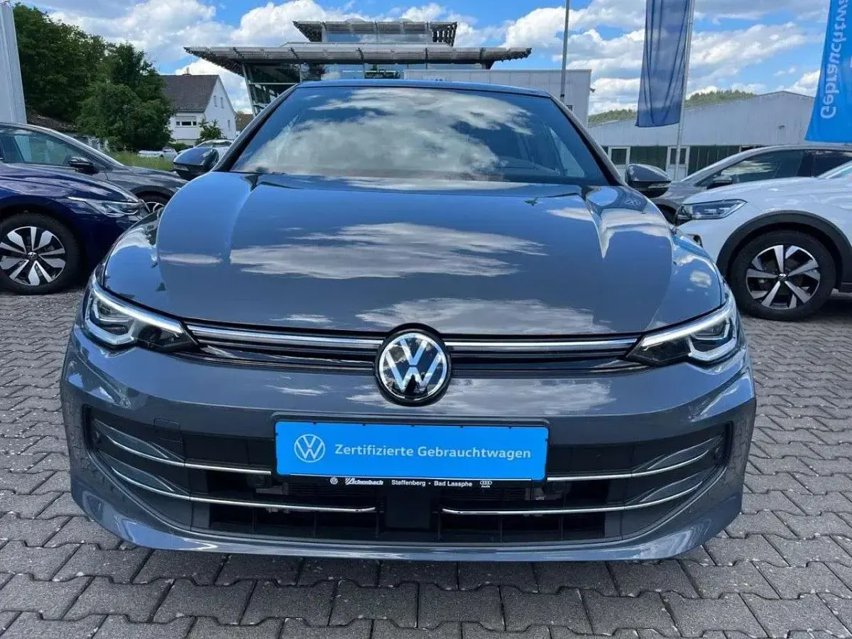 Gebraucht VW Golf VIII Edition 150 PS (110 kW) 2024 Delfingrau Limousine
