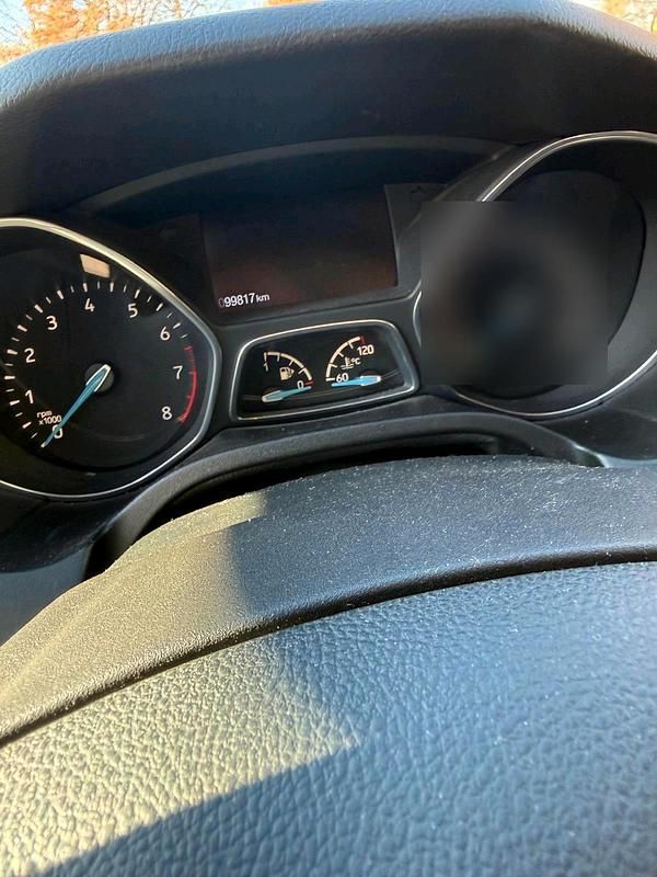 Usata Ford Focus 100 CV (73 kW) 2018 Grigio Station wagon