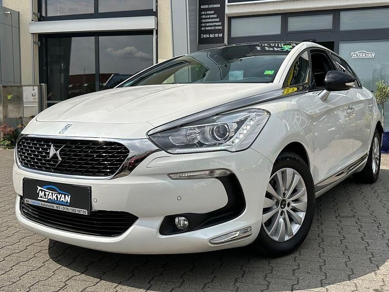 Weiß Gebraucht 2016 DS Automobiles DS5 Kleinwagen | 9.990 € - Bild 1/4