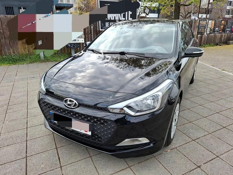 Usado Hyundai i20 Classic 84 HP (61 kW) 2018 Preto Citadino