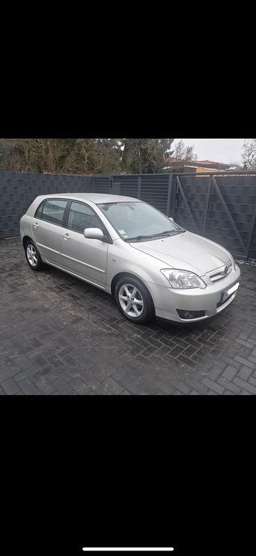 Gebraucht Toyota Corolla Sol 110 PS (80 kW) 2004 Silber Kleinwagen