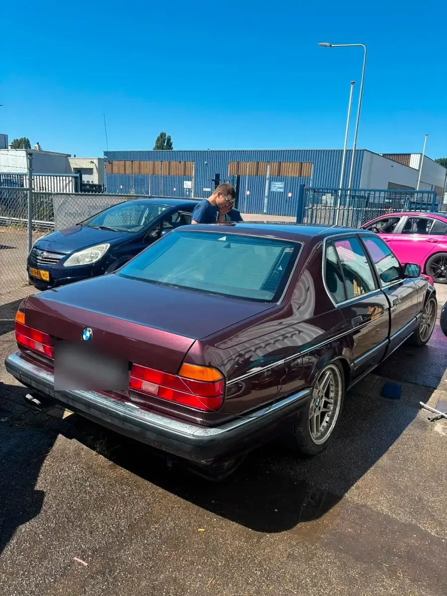 Gebraucht BMW 750 1993 Rot Limousine