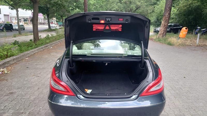 Gebraucht Mercedes CLS350 265 PS (194 kW) 2011 Grau Limousine