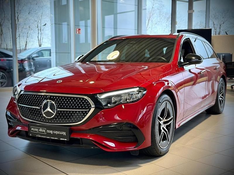 Gebraucht Mercedes E300 AMG 197 PS (144 kW) 2024 Rot Limousine