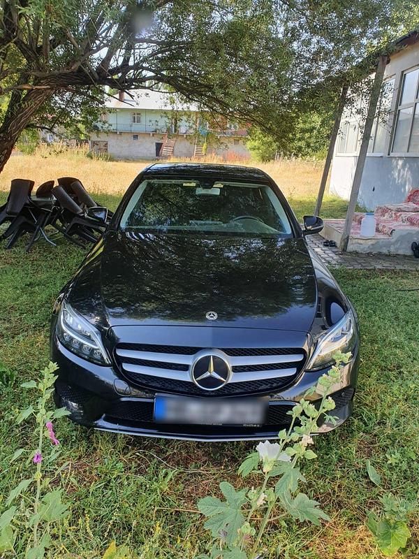 Schwarz Gebraucht 2019 Mercedes C200 Limousine | 20.500 € - Bild 1/4