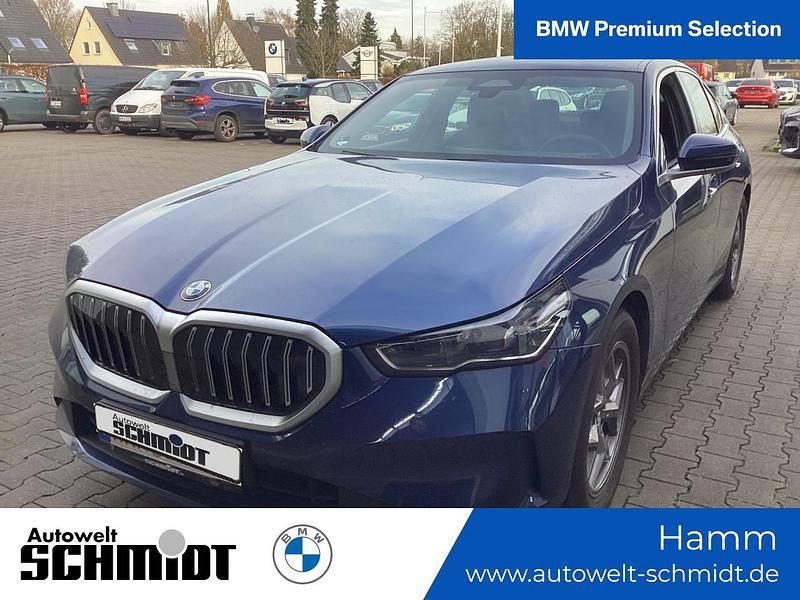Phytonicblau Gebraucht 2025 BMW 520 Efficient Dynamics Limousine | 54.870 € (Superpreis) - Bild 1/3