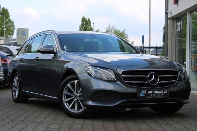 Selenitgrau Gebraucht 2019 Mercedes E200 Kombi | 25.999 € (Superpreis) - Bild 1/4