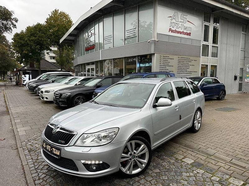 Silber Gebraucht 2013 Skoda Octavia RS Kombi | 11.999 € (Guter Preis) - Bild 1/4