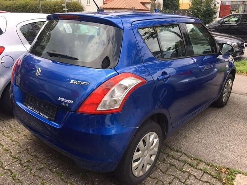 Gebraucht Suzuki Swift Club 94 PS (69 kW) 2011 Other Limousine