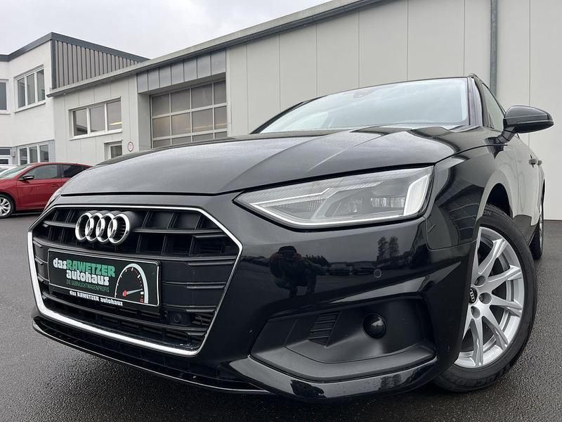 Mythosschwarz Gebraucht 2022 Audi A4 Kombi | 22.860 € (Superpreis) - Bild 1/4