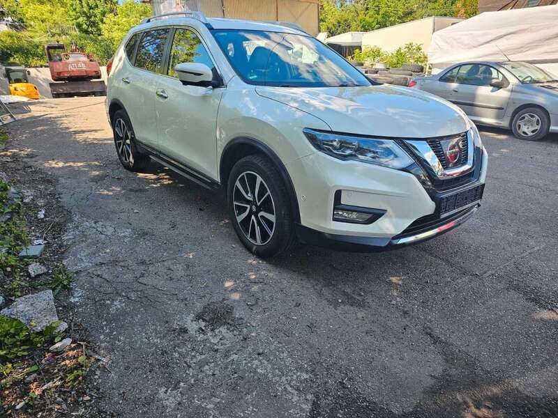 Brilliant white (m) Gebraucht 2017 Nissan X-Trail Tekna SUV | 15.999 € (Guter Preis) - Bild 1/4