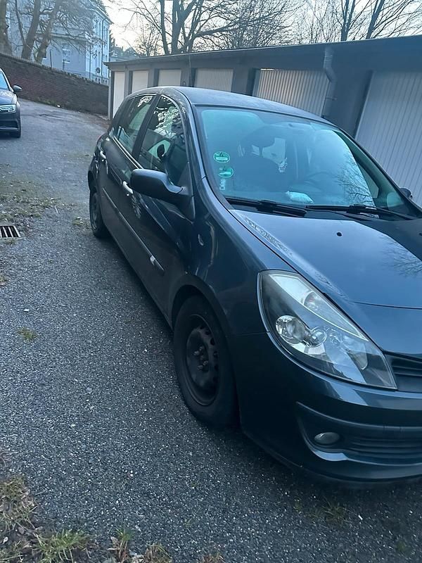 Gebraucht Renault Clio III 75 PS (55 kW) 2007 Grau Kleinwagen