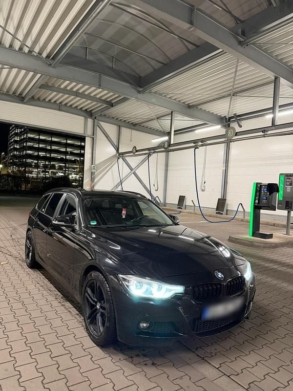 Gebraucht BMW 330 258 PS (189 kW) 2017 Schwarz Kombi