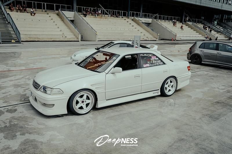 Weiß Gebraucht 1997 Toyota Mark II Limousine | 12.345 € - Bild 1/4