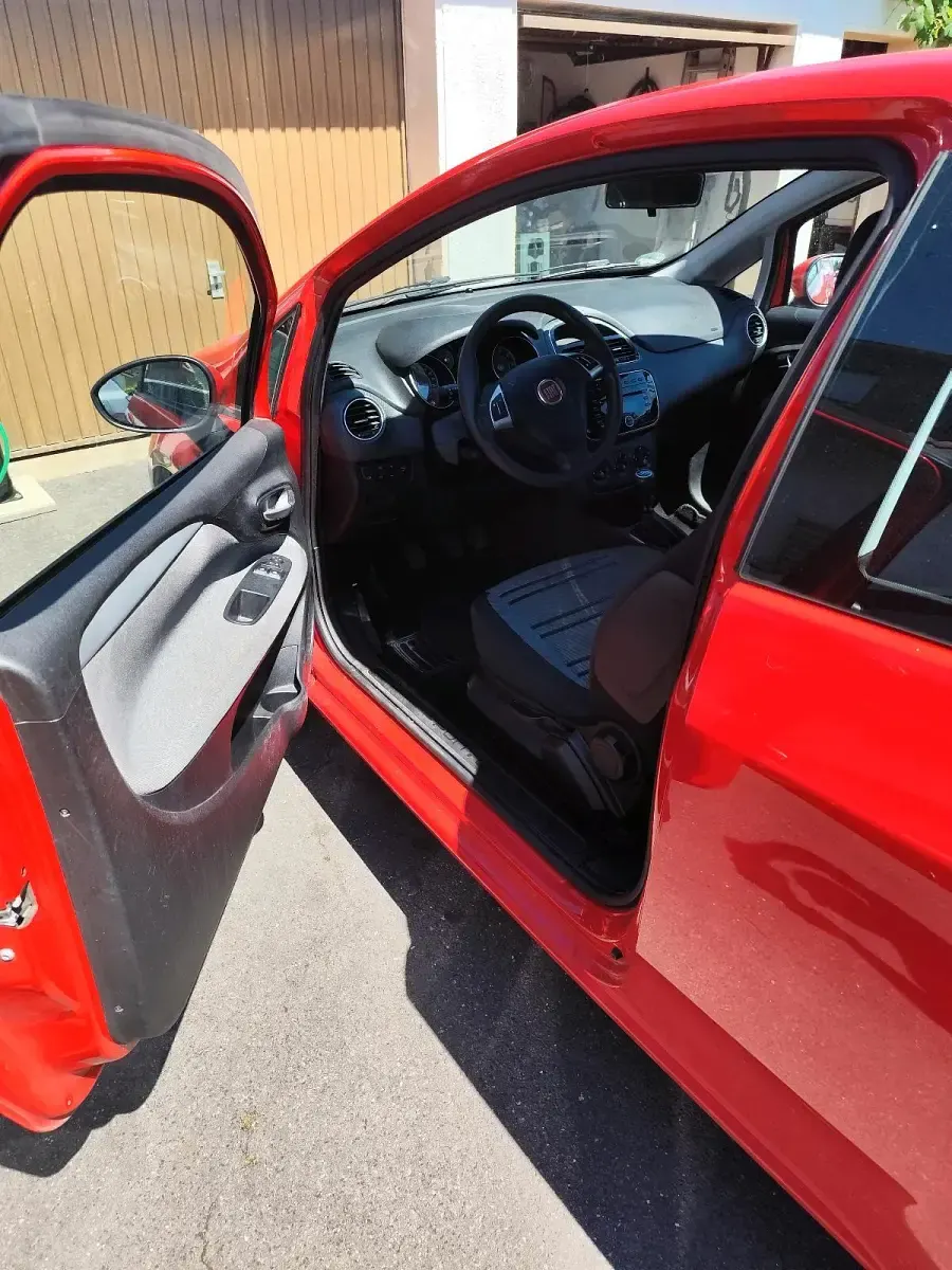 Usata Fiat Punto 105 CV (77 kW) 2010 Rosso Utilitaria