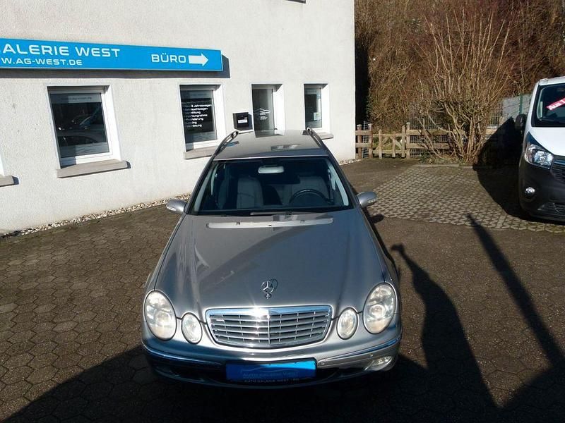 Gebraucht Mercedes E220 150 PS (110 kW) 2004 Silber Kombi