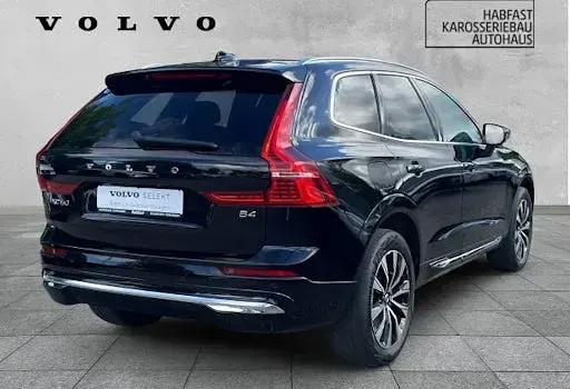 Gebraucht Volvo XC60 Plus 197 PS (144 kW) 2023 Onyx black / metallic SUV