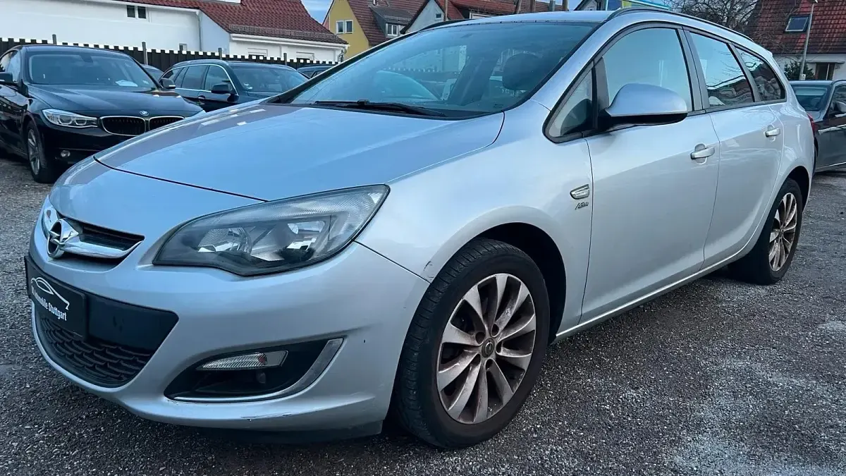Gebraucht Opel Astra 165 PS (121 kW) 2013 Grau Kombi