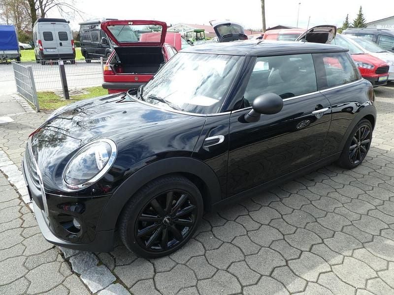 Second-hand Mini ONE 102 CP (75 kW) 2018 Negru Hatchback