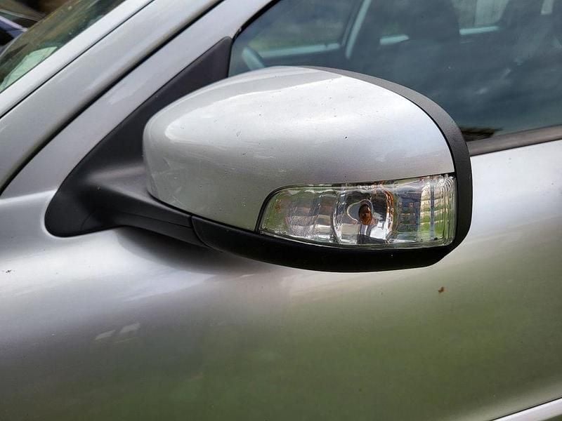 Silber Gebraucht 2006 Volvo V70 Comfort Kombi | 4.650 € (Fairer Preis) - Bild 1/4