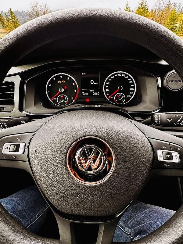 Second-hand VW Polo Comfortline 95 CP (69 kW) 2018 Roșu Hatchback