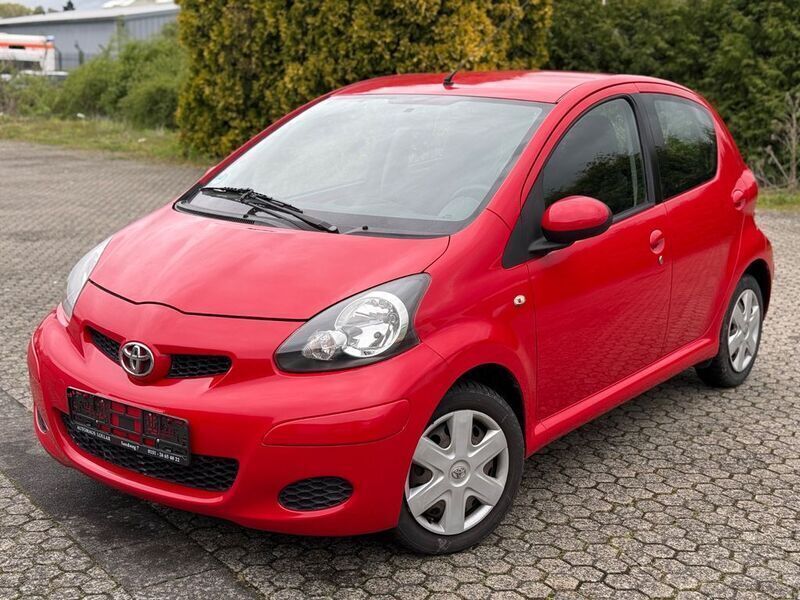 Rot Gebraucht 2010 Toyota Aygo Cool Kleinwagen | 3.950 € (Fairer Preis) - Bild 1/4