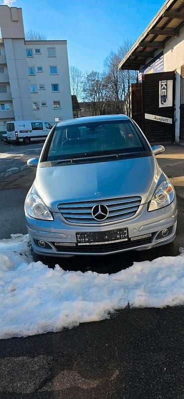 Blau Gebraucht 2007 Mercedes 200 Limousine | 1.500 € (Superpreis) - Bild 1/4