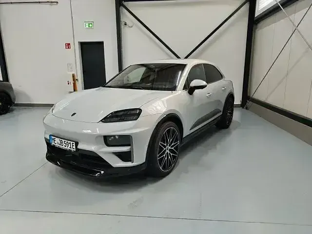 Gebraucht Porsche Macan Turbo 469 kW (639 PS) 2024 Grau SUV