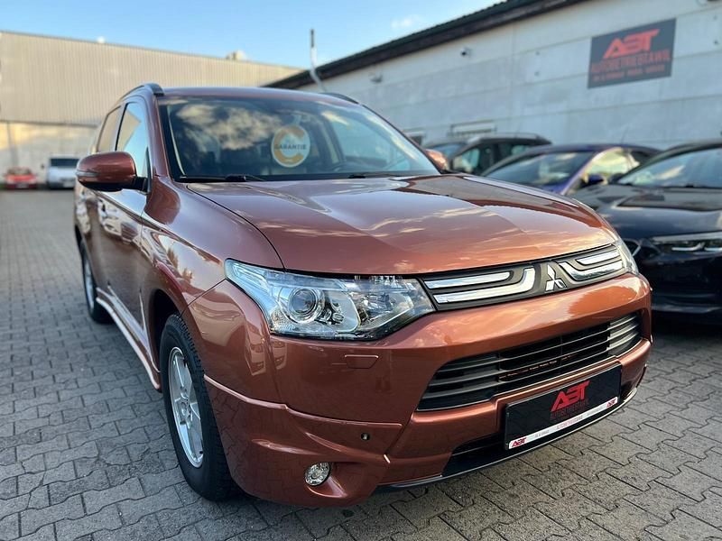 Braun Gebraucht 2013 Mitsubishi Outlander SUV | 10.999 € (Etwas zu teuer) - Bild 1/4