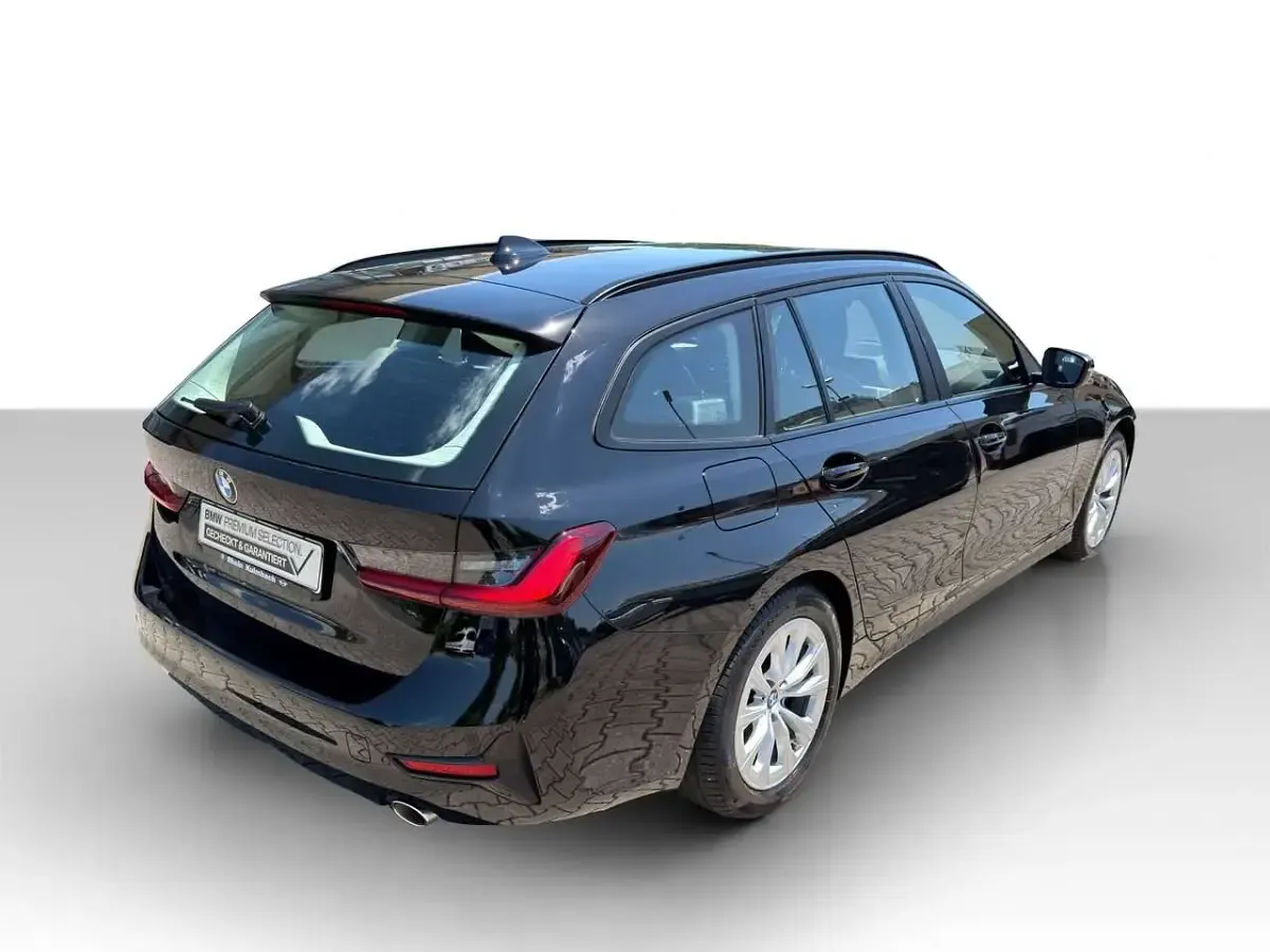 Gebraucht BMW 318 Sport Line 150 PS (110 kW) 2022 Schwarz Kombi