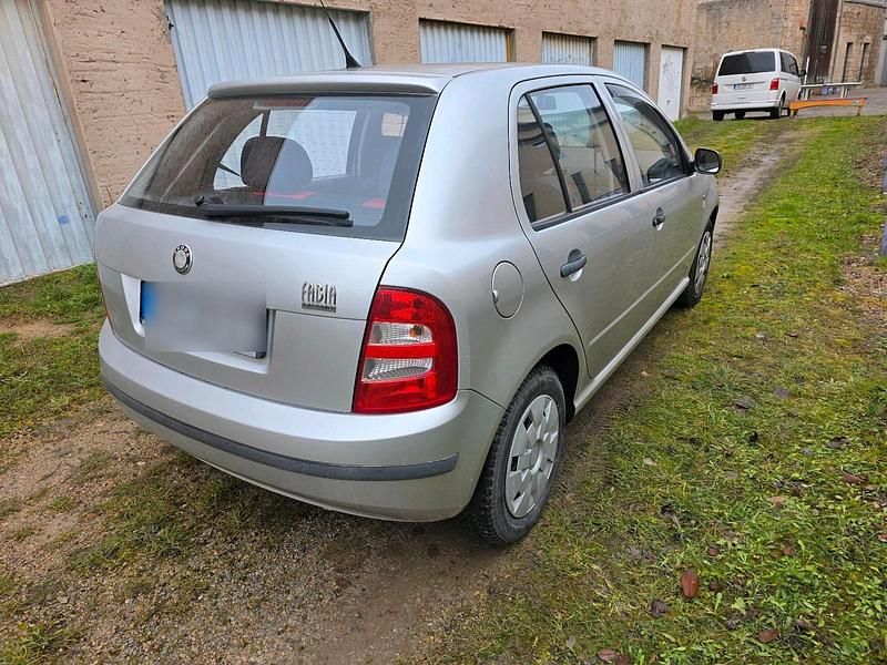 Gebraucht Skoda Fabia 60 PS (44 kW) 2002 Silber Kleinwagen