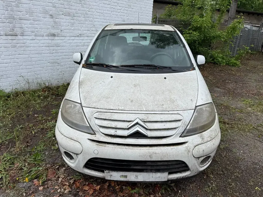 Gebraucht Citroën C3 First 60 PS (44 kW) 2009 Weiß Limousine