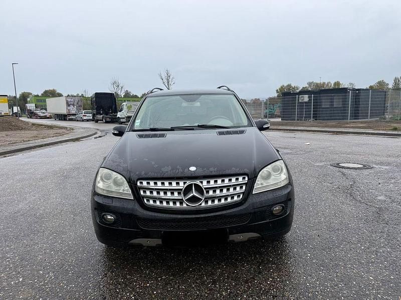 Gebraucht Mercedes ML280 190 PS (139 kW) 2006 Schwarz SUV