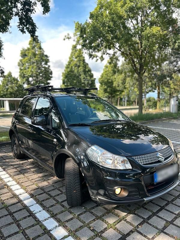 Schwarz Gebraucht 2010 Suzuki SX4 Limousine | 3.300 € (Guter Preis) - Bild 1/4