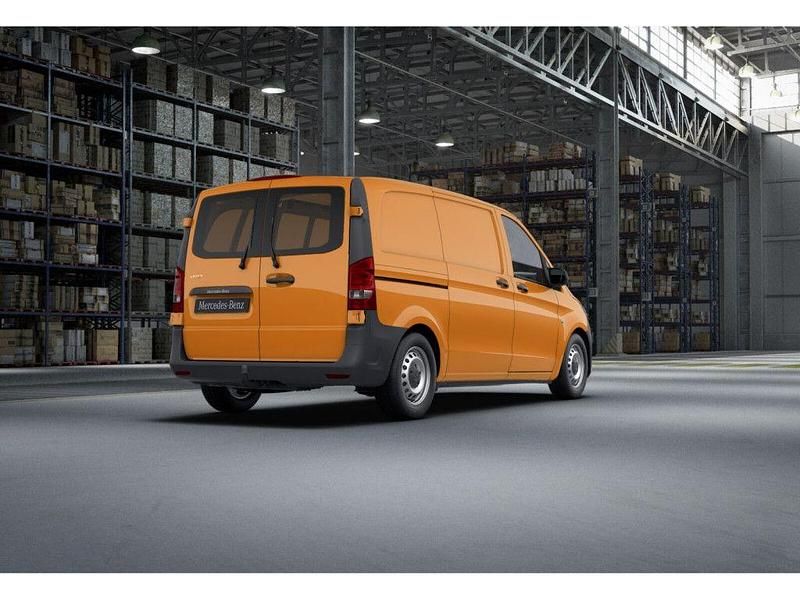 Gebraucht Mercedes Vito 136 PS (100 kW) 2022 Orange Van