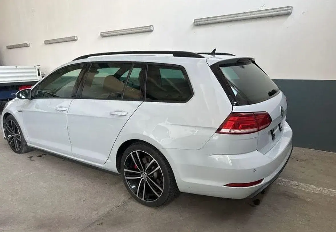 Usado VW Golf VII GTD 184 HP (135 kW) 2018 Cinzento Carrinha