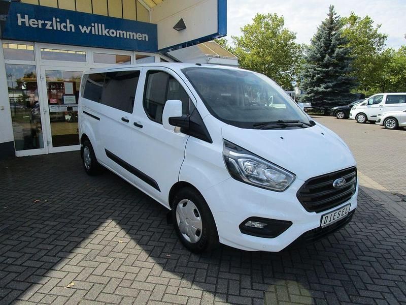 Weiß Gebraucht 2019 Ford Transit Van / Kleinbus | 21.990 € (Teuer) - Bild 1/4
