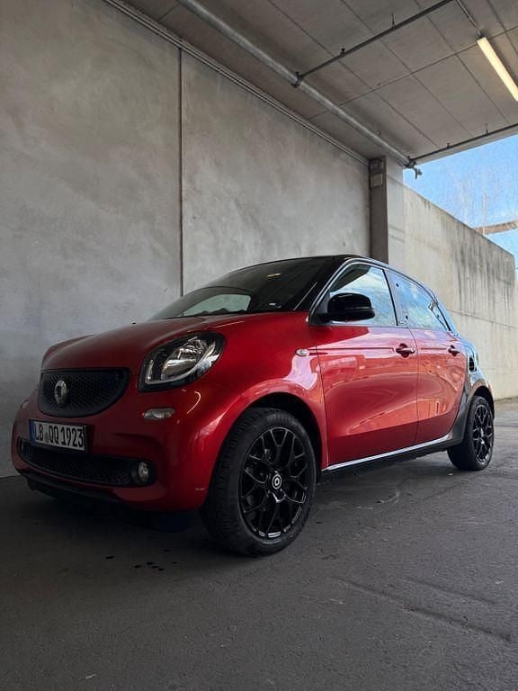 Rot Gebraucht 2015 Smart ForFour Edition #1 Kleinwagen | 6.949 € (Fairer Preis) - Bild 1/4